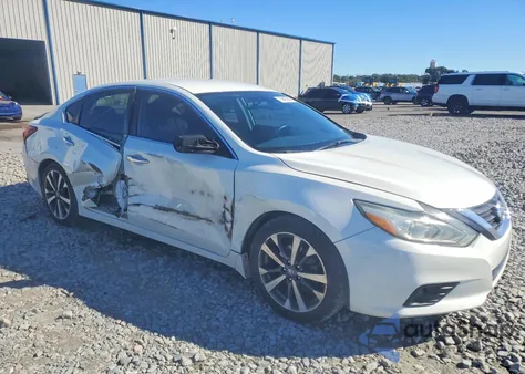 2017 Nissan Altima 2.5 z USA, uszkodzony, nr VIN 1N4AL3APXHN353522